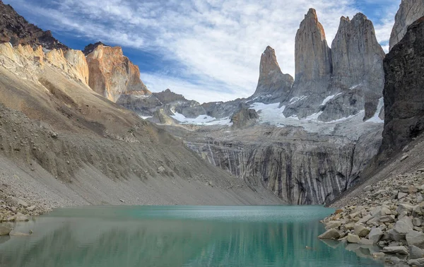 Góry Torres Jezioro Słynnym Chilijskim Parku Narodowym Torres Del Paine — Zdjęcie stockowe