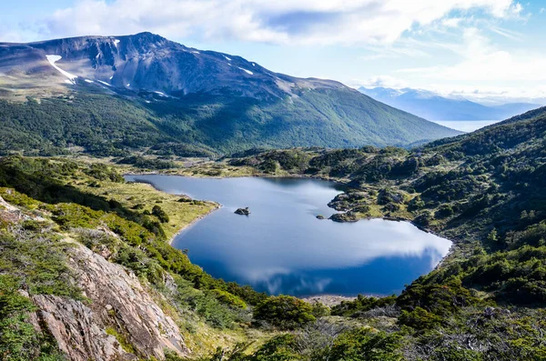 Widok Jezioro Najbardziej Wysuniętej Południe Wędrówce Świecie Dientes Navarino Patagonii — Zdjęcie stockowe