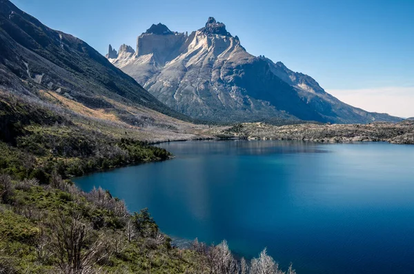 Pohled Los Cuernos Nad Jezerem Národním Parku Torres Del Paine — Stock fotografie