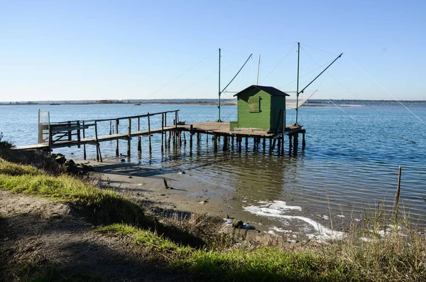 Göldeki eski ahşap balıkçının evi, laguna, Marina Romea, İtalya, Avrupa