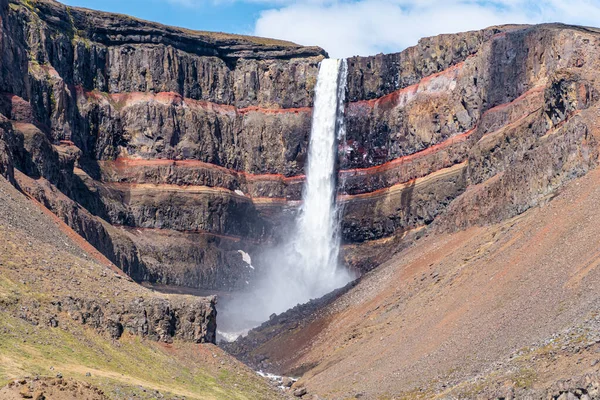 Cachoeira Hengifoss Leste Islândia — Fotografia de Stock
