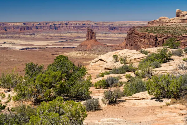 Canyonlands Ulusal Parkı, Utah 'ın Gök Bölgesi' ndeki adaya bakan şamdan kulesinden panoramik manzara