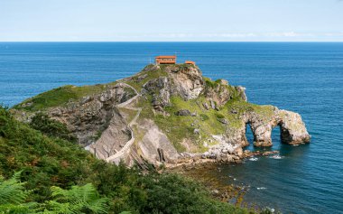 Gaztelugatxe Adası ve Bask Bölgesi 'nin kuzey kıyısındaki San Juan inzivası.