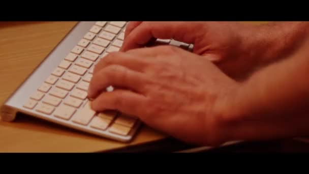 Hand Typing Computer Keyboard Close Video Recording Indoor — Vídeo de stock