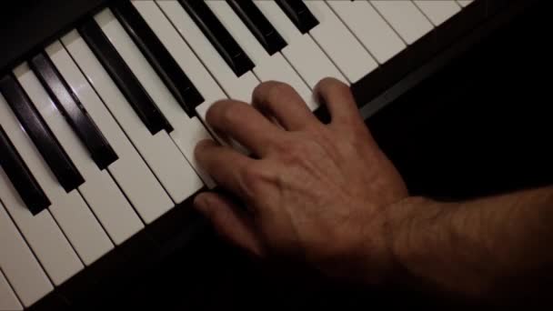 Playing Piano Keyboard Close Video Recording Indoor Low Light Environment — Vídeo de Stock