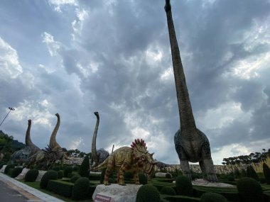 THAILAND, PATTAYA / Chonburi - 17 Kasım 2022, Nongnooch Garden Pattaya: DINOSAUR VALLEY, Hayvan Krallığı
