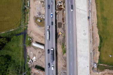 Otoyol manzarası, araba, yol manzarası, ulaşım.