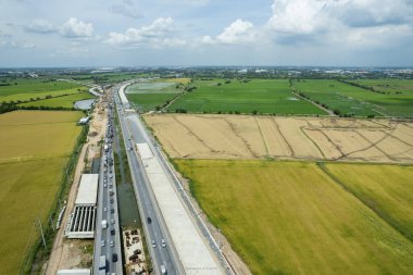 Otoyol manzarası, araba, yol manzarası, ulaşım.