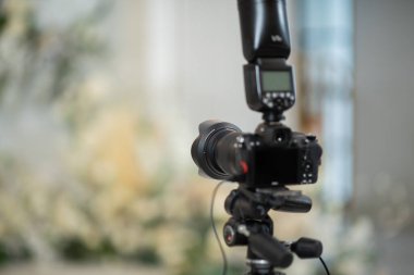 profesyonel fotoğrafçı, yakın çekim dijital kameracı