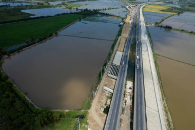 Otoyol manzarası, araba, yol manzarası, ulaşım.