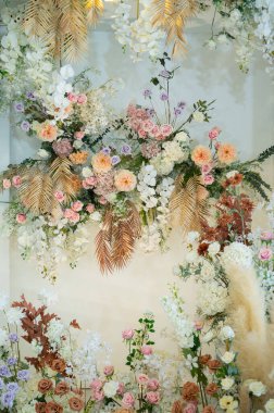 düğün çiçeği süslemesi seçici odak, beyaz akımın yumuşak odağı