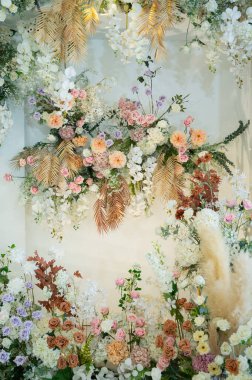 düğün çiçeği süslemesi seçici odak, beyaz akımın yumuşak odağı