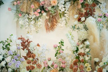 düğün çiçeği süslemesi seçici odak, beyaz akımın yumuşak odağı