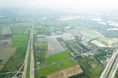 Otoyol manzarası, araba, yol manzarası, ulaşım.