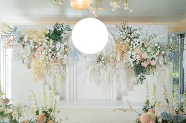 düğün arkaplanı, düğün çiçeği süslemesi, gül duvarı, renkli arka plan, taze gül, bir demet çiçek.