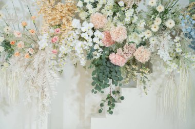 düğün arkaplanı, düğün çiçeği süslemesi, gül duvarı, renkli arka plan, taze gül, bir demet çiçek.