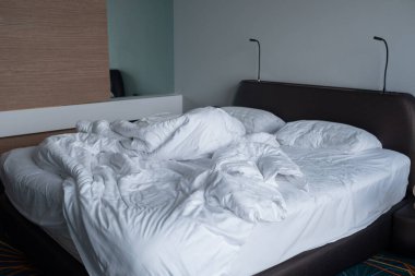 beyaz yatak arka planı, uykudan sonra, kirli