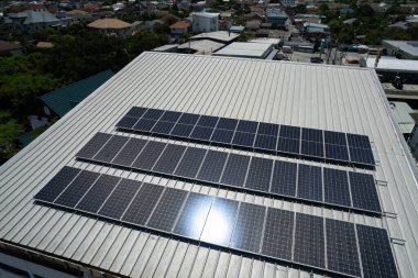 Çatıdaki güneş pilleri, powe kaydedin