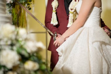 Pasta düğünü, çift el sıkışması, kutlama.