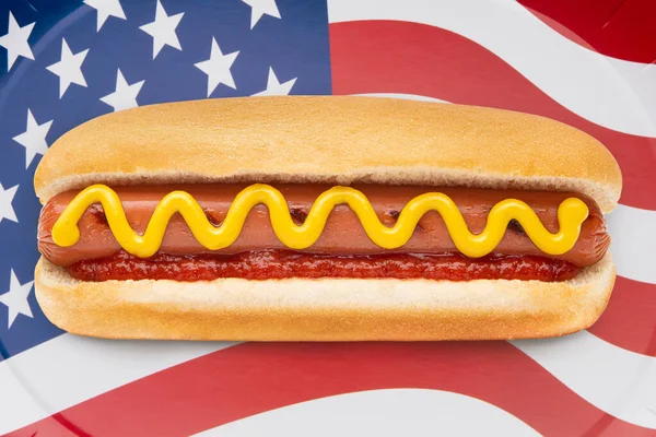 Hot Dog Hot Dog Americké Nebo Americké Vlajce Klasická Houska — Stock fotografie
