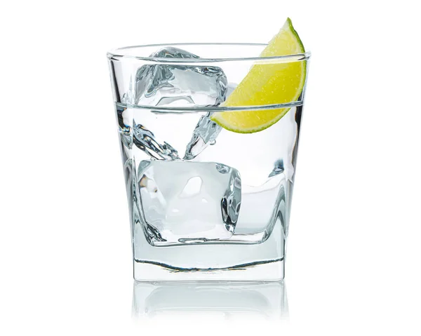 Glass Water Ice Cubes Fresh Lime Slice Cold Lemonade Frozen — Stock Photo, Image