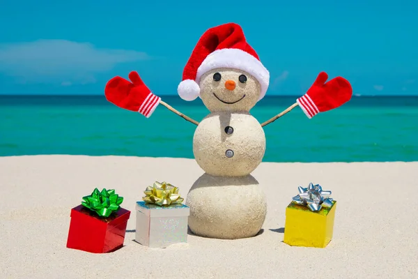 Snowman Sandy Snowman Beach Christmas Snowman Red Santa Claus Hat — Stock Photo, Image