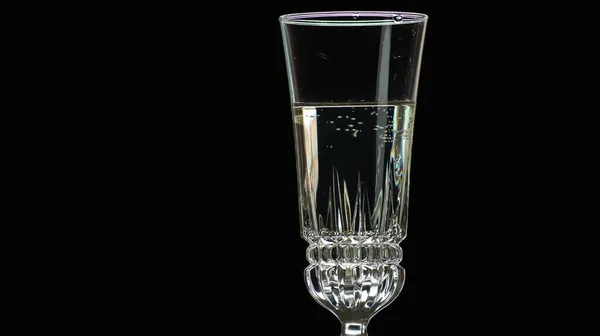 Feriado Champanhe Derramado Uma Taça Cristal Bolhas Jogar Uma Taça — Fotografia de Stock