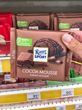 03.08.2024, Harkov, Ukrayna, Ritter Spor çikolata ürünü. Ritter Spor şirketi 1912 yılında Almanya 'nın Stuttgart-Bad Cannstatt kentinde kuruldu.