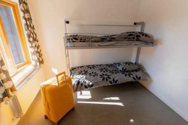 Mülteci kampı. Mültecilerin geçici ikametgahları.