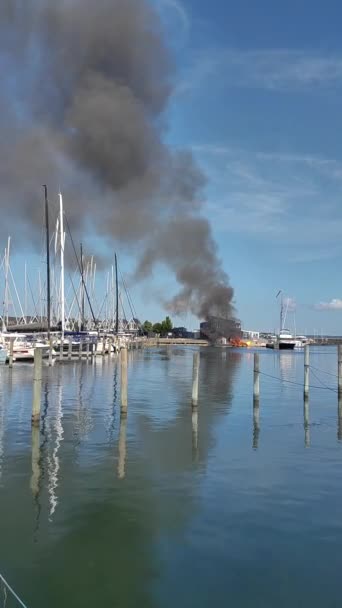 Fuego Barco Está Llamas Estación Del Barco — Vídeo de stock