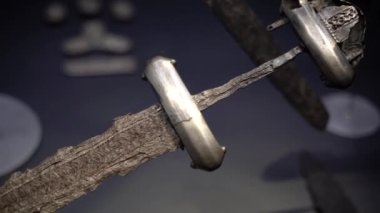 Kılıç. Antika metal kılıç. Yakın plan..