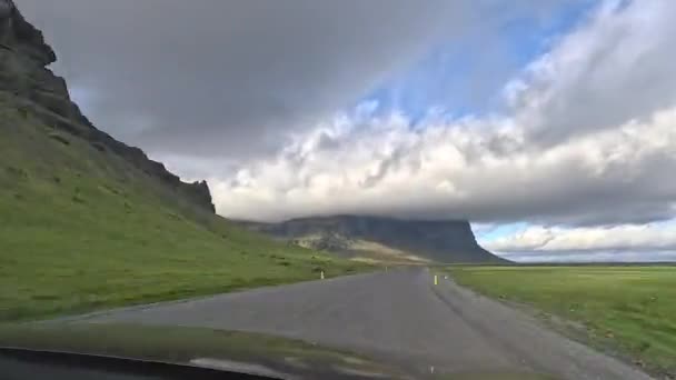 Macchina Sta Guidando Lungo Una Strada Panoramica Islanda Timelapse — Video Stock