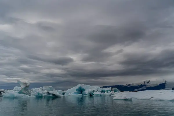 Islandia Topniejący Lodowiec Unosi Się Oceanie — Zdjęcie stockowe