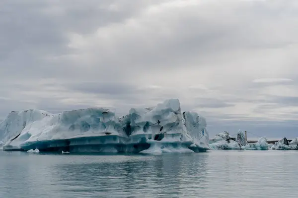 Island Ein Schmelzender Gletscher Schwimmt Ozean — Stockfoto