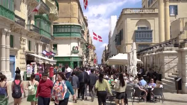 Vallettaについて 2023年4月05日 マレーシア 旧市街を歩いている人々 — ストック動画