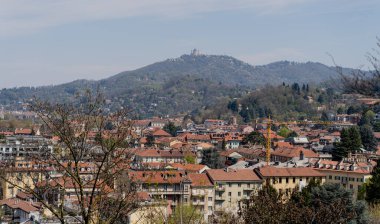 Torino. Gözlem güvertesinden şehir manzarası.