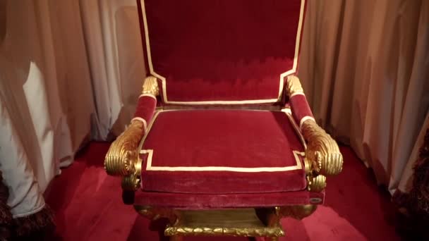 Античное Красное Кресло Антикварная Мебель Средние Века — стоковое видео