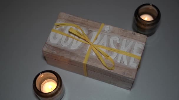 Caja Con Lazo Inscripción Caja Danés Feliz Pascua — Vídeo de stock
