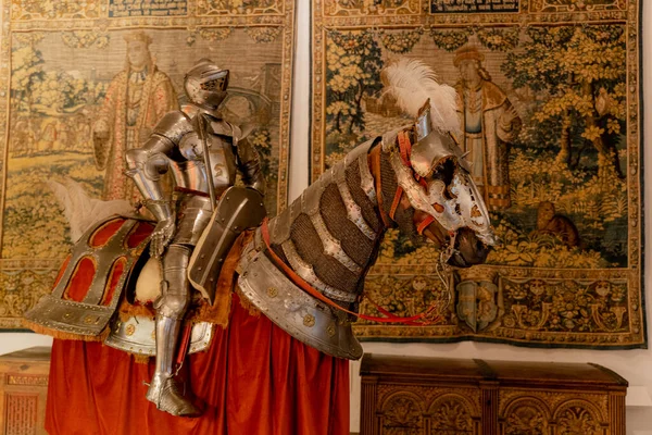 ナイト 騎士とその馬の装甲 — ストック写真