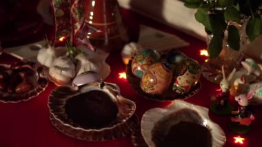 Nowruz. İran Yeni Yılı. Madalyalı masa.
