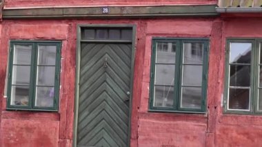 Danimarka 'da eski bir ev. Kırmızı ev.