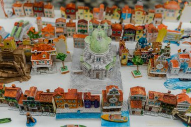 Venedik 'ten bir hatıra. Venedik 'in özellikleri. Mıknatısların satışı.