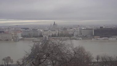 Şehir hayatı. Şehrin yukarıdan görünüşü.