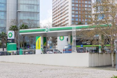 Uluslar Parkı, Lizbon, Portekiz, 3 Mart 2024, BP benzin istasyonu