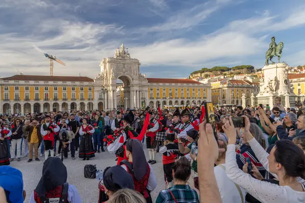 stock image Lisbon, Square of Commerce, Portugal, March 17, 2024 For the first time, the Lisbon City Council pays tribute to Saint Patrick (Saint Patrick) with traditional Irish music.