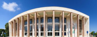 Lisbon Üniversitesi papaz evinde aula magna 'nın geniş panoramik görüntüsü.