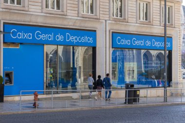 Lizbon 'daki Caixa Geral de Depozitos Bankası cephesi