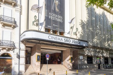 Lizbon, Portekiz 'in kültürel simgesi olan ikonik sinema sao jorge cephesi.