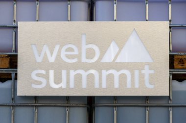 Web Zirvesi logosunun kapanışı, olayın Lisbon 'un teknoloji sahnesindeki varlığını vurguluyor.