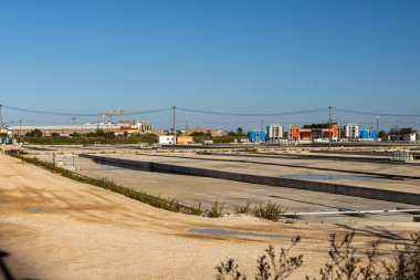 Algatec Eko İş Parkı 'ndaki sanayi yosunları yetiştirme havuzları sürdürülebilir biyoyakıt üretimi ve girişimcilik projelerini destekliyor.